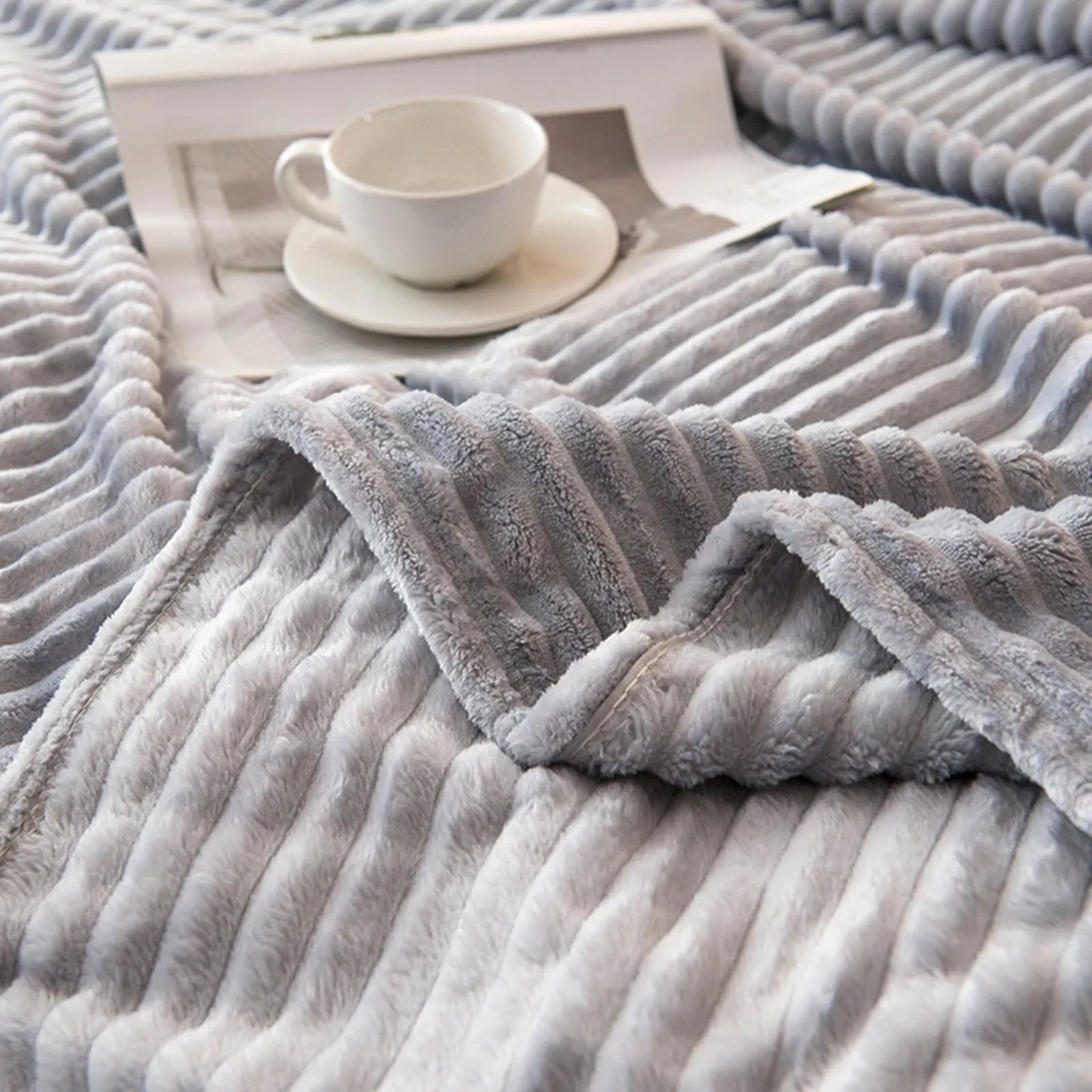 45x70cm Blanket Throw Blanket Super Soft Reversible Ultra Luxurious